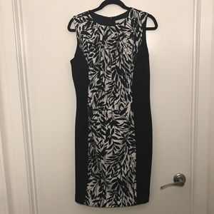 NY&CO Black & White Sleeveless Sheath Care…